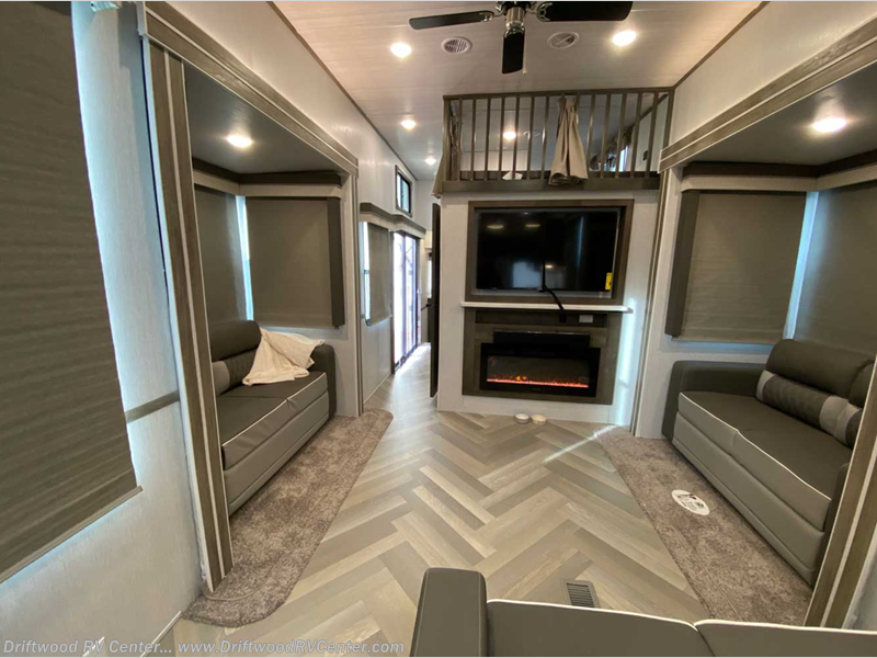 Used 2022 Forest River Salem Grand Villa 42FK available in Clermont, New Jersey
