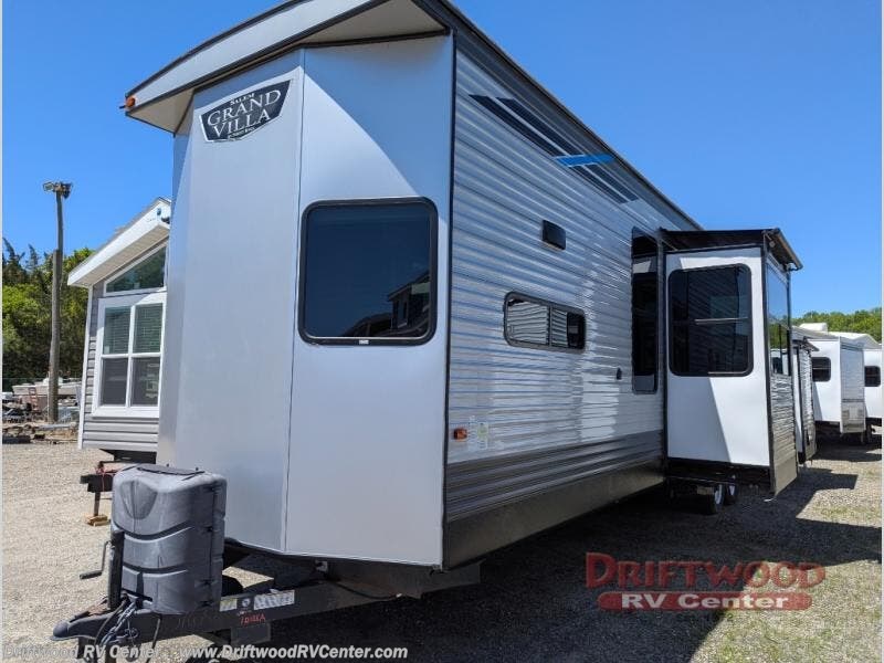 2022 Salem Grand Villa 42FK by Forest River from Driftwood RV Center in Clermont, New Jersey