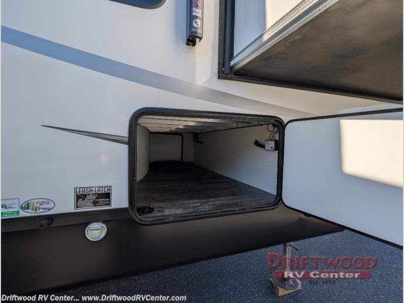 Used 2022 Forest River Sabre 37FLH available in Clermont, New Jersey