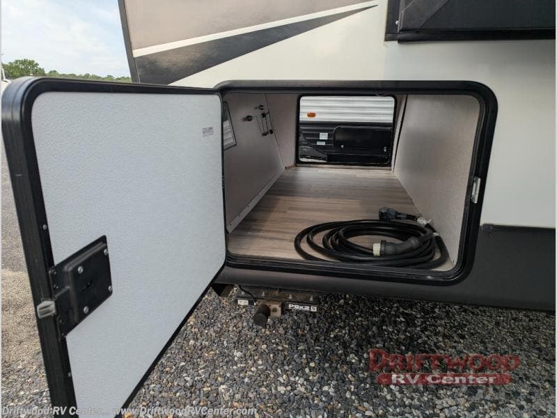 Used 2023 Forest River Rockwood Ultra Lite 2606WS available in Clermont, New Jersey