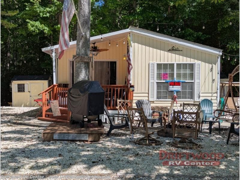 2004 Dutchmen Breckenridge 1238SS2BR - Used Park Model For Sale by Driftwood RV Center in Clermont, New Jersey
