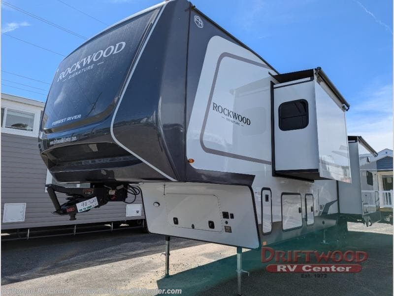 2027 Rockwood Signature 401SFB by Forest River from Driftwood RV Center in Clermont, New Jersey