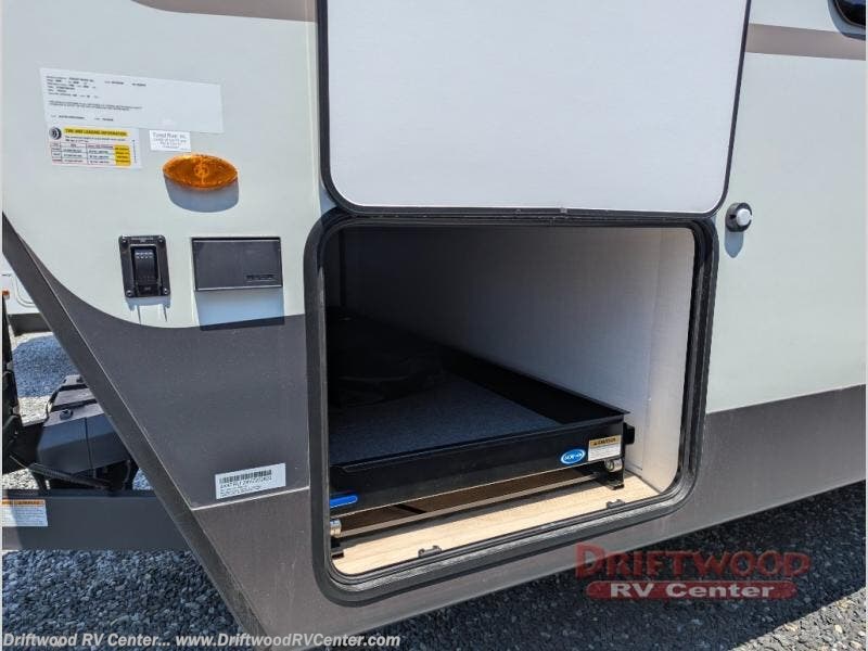 New 2027 Forest River Rockwood Ultra Lite 302RDT available in Clermont, New Jersey