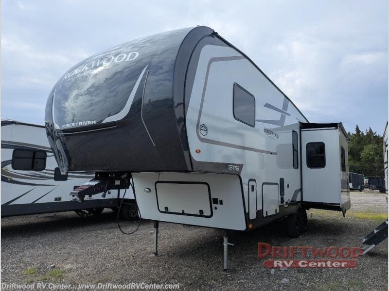 2027 Rockwood Signature R301SRK by Forest River from Driftwood RV Center in Clermont, New Jersey