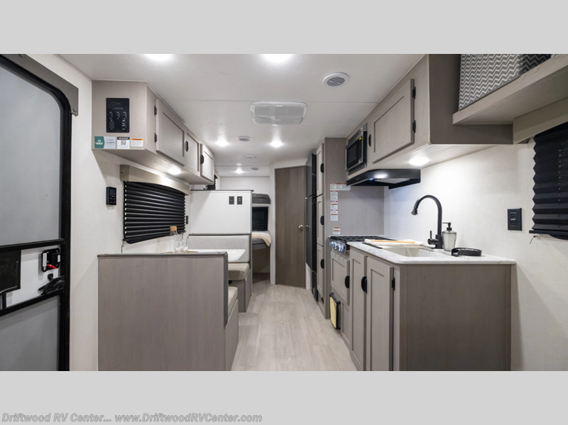 2027 Clipper 5K Series 26BH by Coachmen from Driftwood RV Center in Clermont, New Jersey