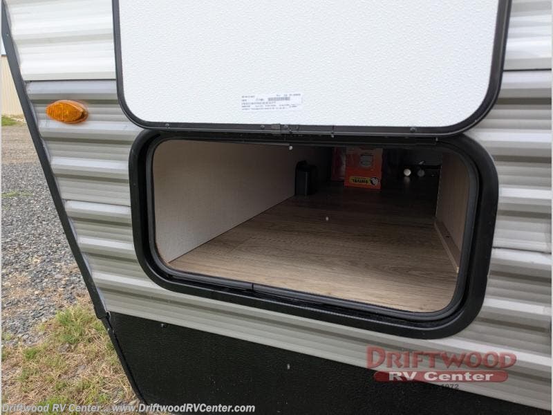 New 2027 Coachmen Clipper 5K Series 26BH available in Clermont, New Jersey