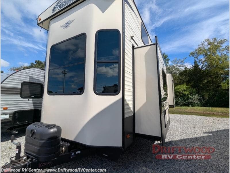 Used 2019 Keystone Residence 40FLFT available in Clermont, New Jersey