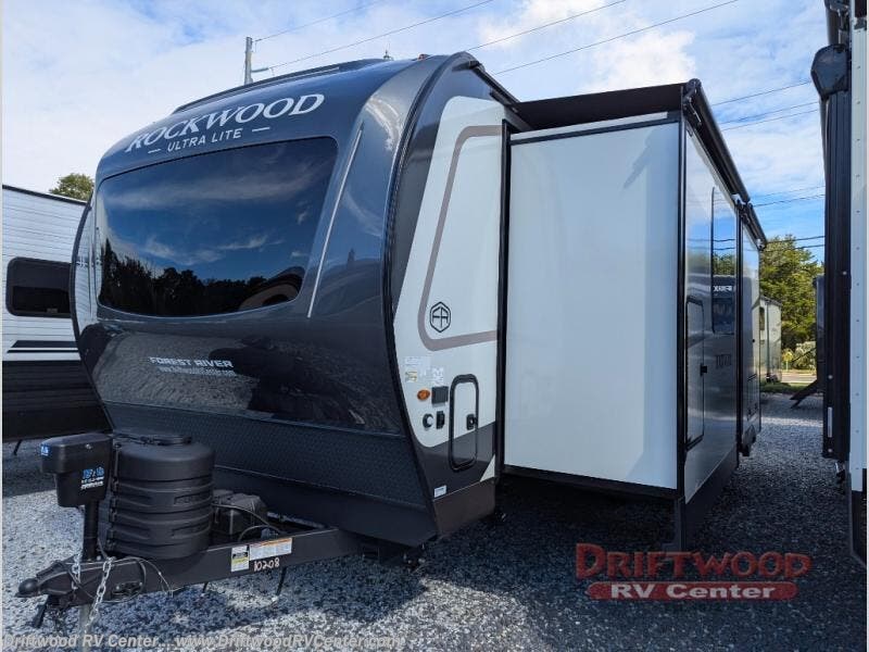 2027 Rockwood Ultra Lite 2623MBR by Forest River from Driftwood RV Center in Clermont, New Jersey