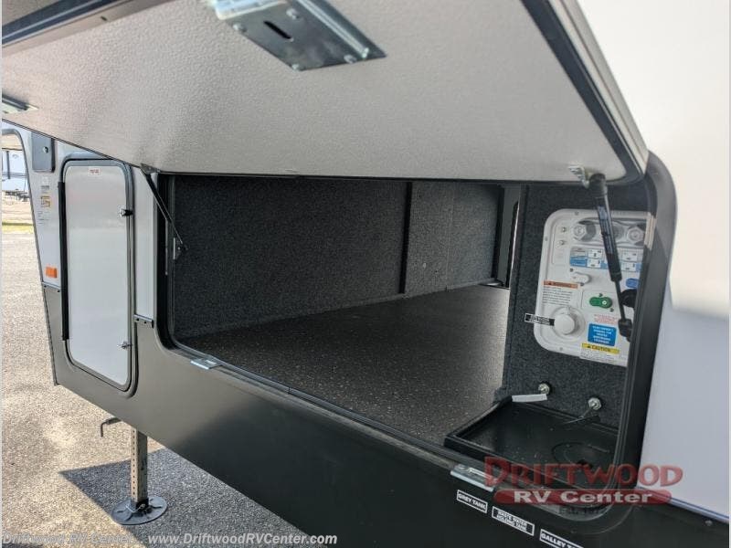 New 2027 East to West Tandara 295RL available in Clermont, New Jersey