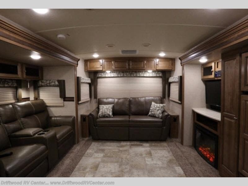 2017 Rockwood Ultra Lite 2906WS by Forest River from Driftwood RV Center in Clermont, New Jersey