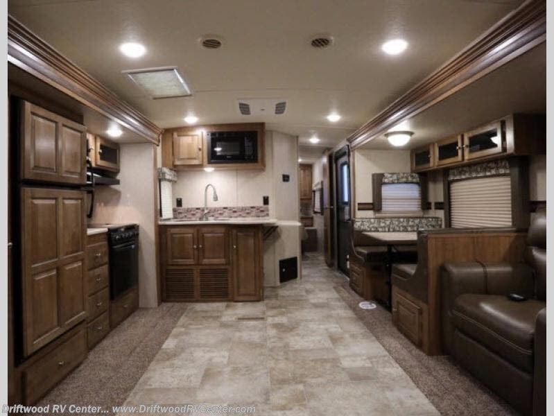 2017 Forest River Rockwood Ultra Lite 2906WS - Used Travel Trailer For Sale by Driftwood RV Center in Clermont, New Jersey features Slideout