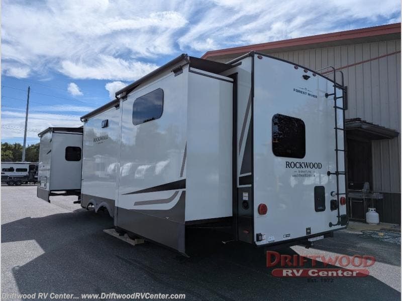 New 2027 Forest River Rockwood Signature 8336BH available in Clermont, New Jersey