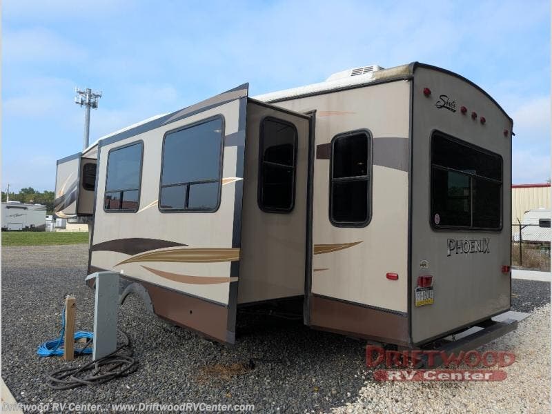 Used 2014 Shasta Phoenix 32RE available in Clermont, New Jersey