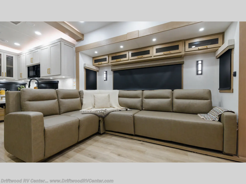 New 2027 Forest River Rockwood Signature 404SRK available in Clermont, New Jersey
