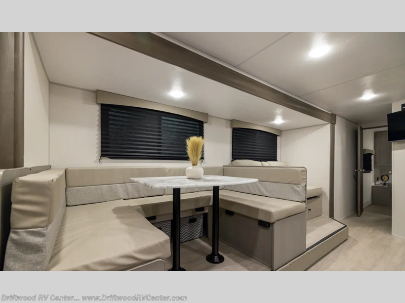 New 2027 Coachmen Clipper 6K Series 292TB available in Clermont, New Jersey