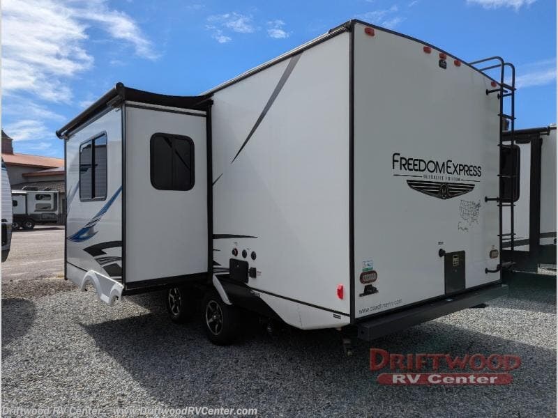 Used 2022 Coachmen Freedom Express Ultra Lite 238BHS available in Clermont, New Jersey