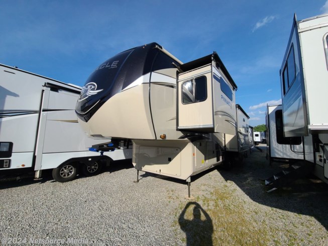 New 2022 Jayco Pinnacle 32RLTS available in Louisville, Tennessee