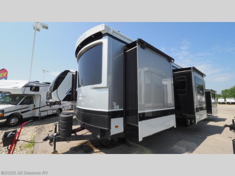 New 2025 CrossRoads Redwood Regency RW3881FKL available in Muskegon, Michigan