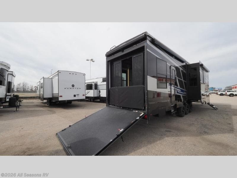 2025 Fuzion 442 by Keystone from All Seasons RV in Muskegon, Michigan