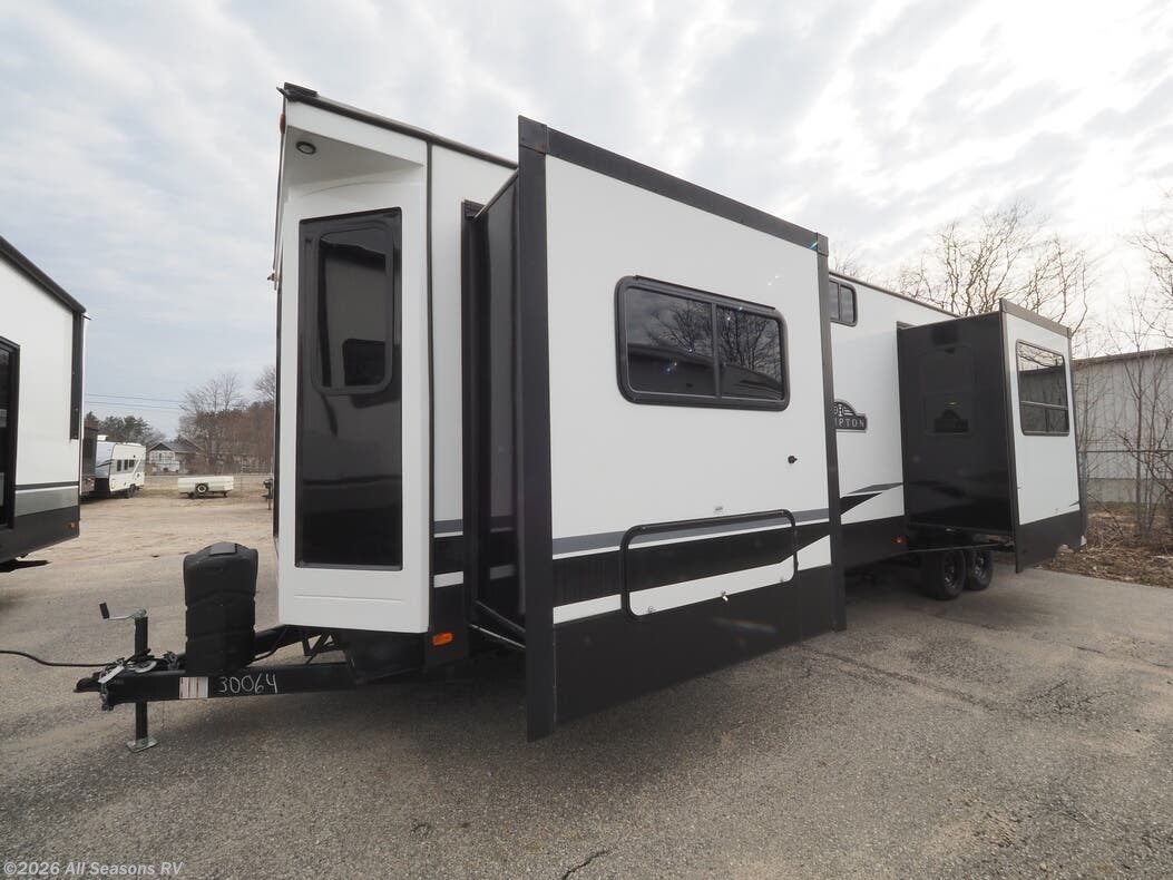 2023 Hampton HP380RKS by CrossRoads from All Seasons RV in Muskegon, Michigan