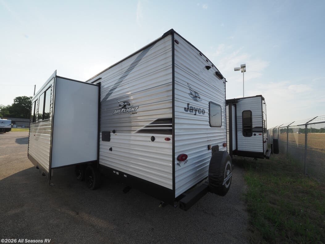New 2026 Jayco Jay Flight SLX 261BHS available in Muskegon, Michigan