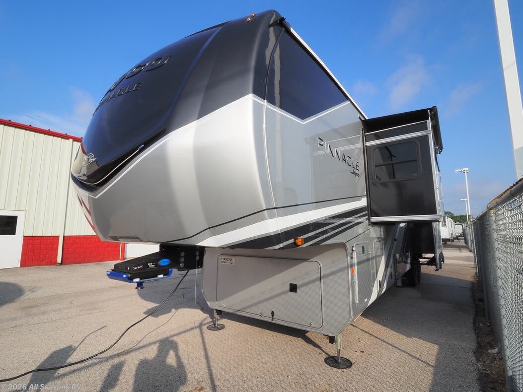 New 2026 Jayco Pinnacle 38FBRK available in Muskegon, Michigan