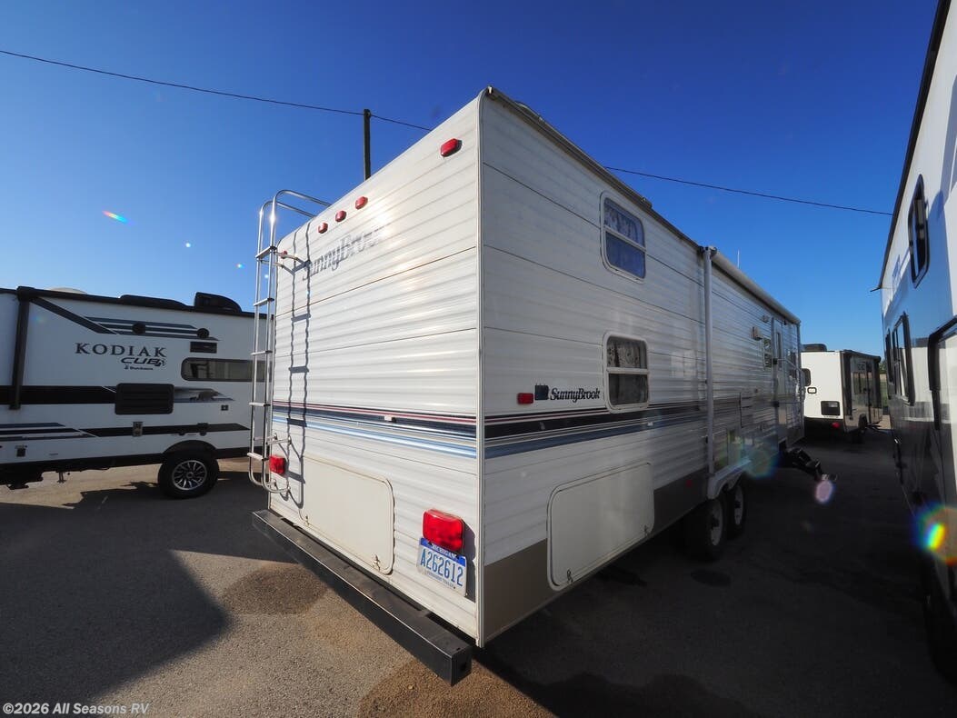 Used 2004 SunnyBrook SunnyBrook Lite 3310SL available in Muskegon, Michigan