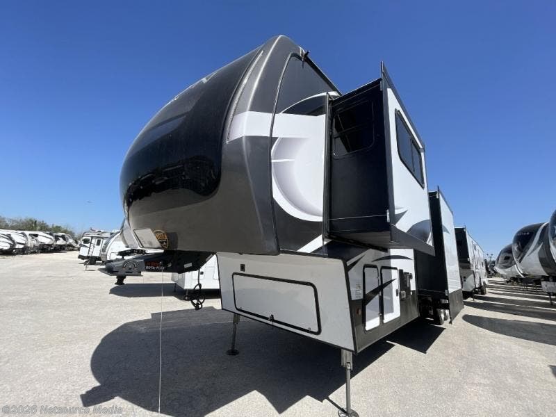 2022 Dutchmen Yukon 421FL RV for Sale in Kyle, TX 78640 K4134 RVUSA