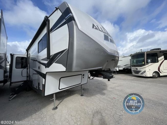 New 2022 Alliance RV Avenue 32RLS available in Kyle, Texas