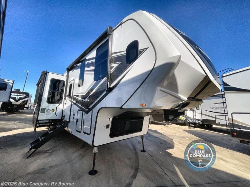2023 Grand Design Momentum MClass 395MSR RV for Sale in Boerne, TX 78006 B5889