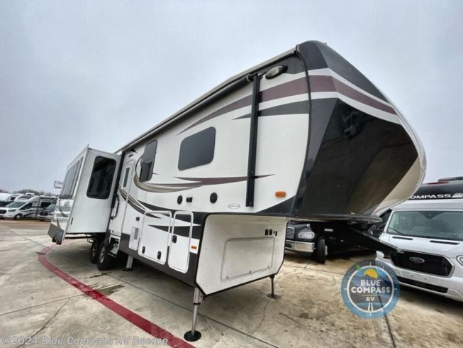 Used 2017 Heartland Bighorn 3160 Elite available in Boerne, Texas