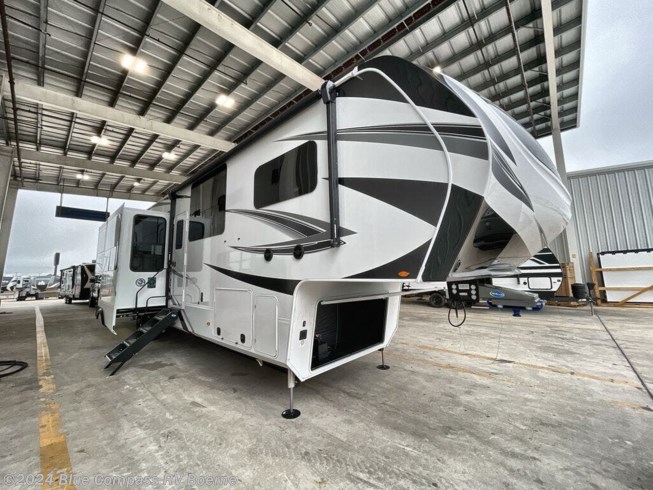 2024 Solitude 376RD by Grand Design from Blue Compass RV Boerne in Boerne, Texas