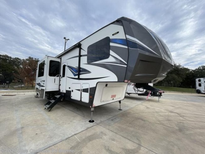 2016 Dutchmen Voltage V-Series V3605 RV for Sale in Boerne, TX 78006 ...