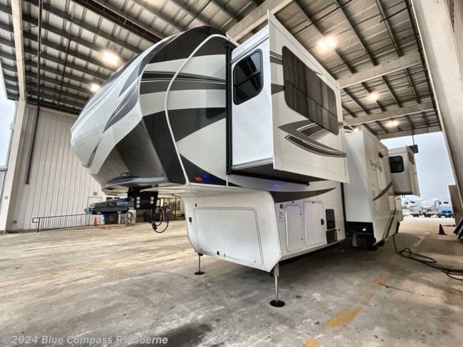 2024 Solitude 380FL by Grand Design from Blue Compass RV Boerne in Boerne, Texas