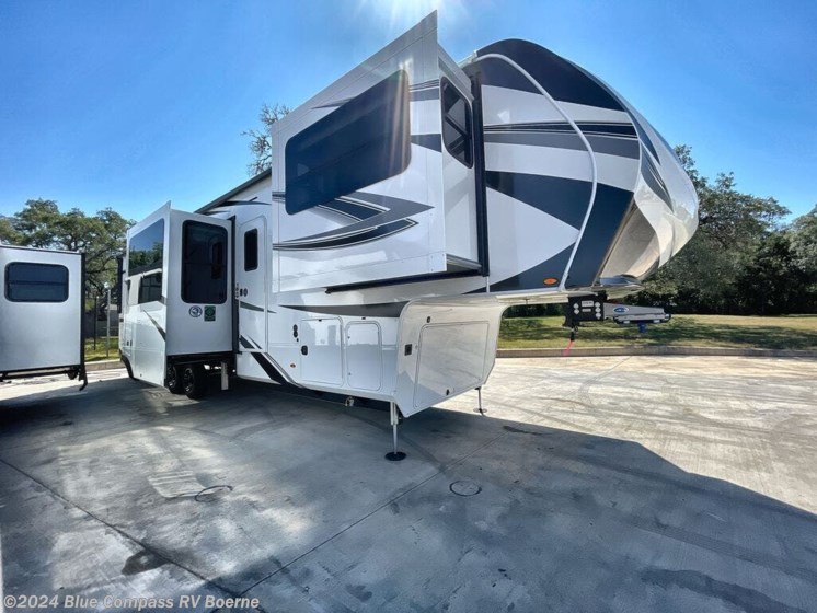 New 2025 Grand Design Solitude 380FL available in Boerne, Texas