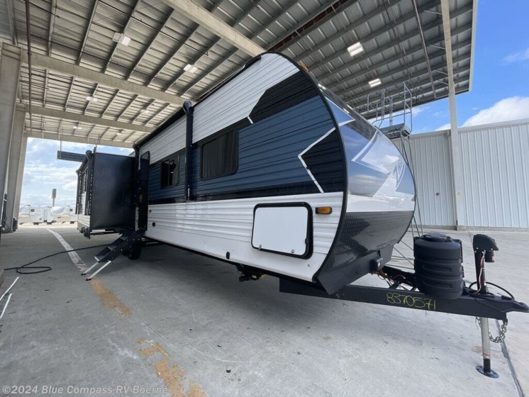 New 2025 CrossRoads Zinger 340LR available in Boerne, Texas