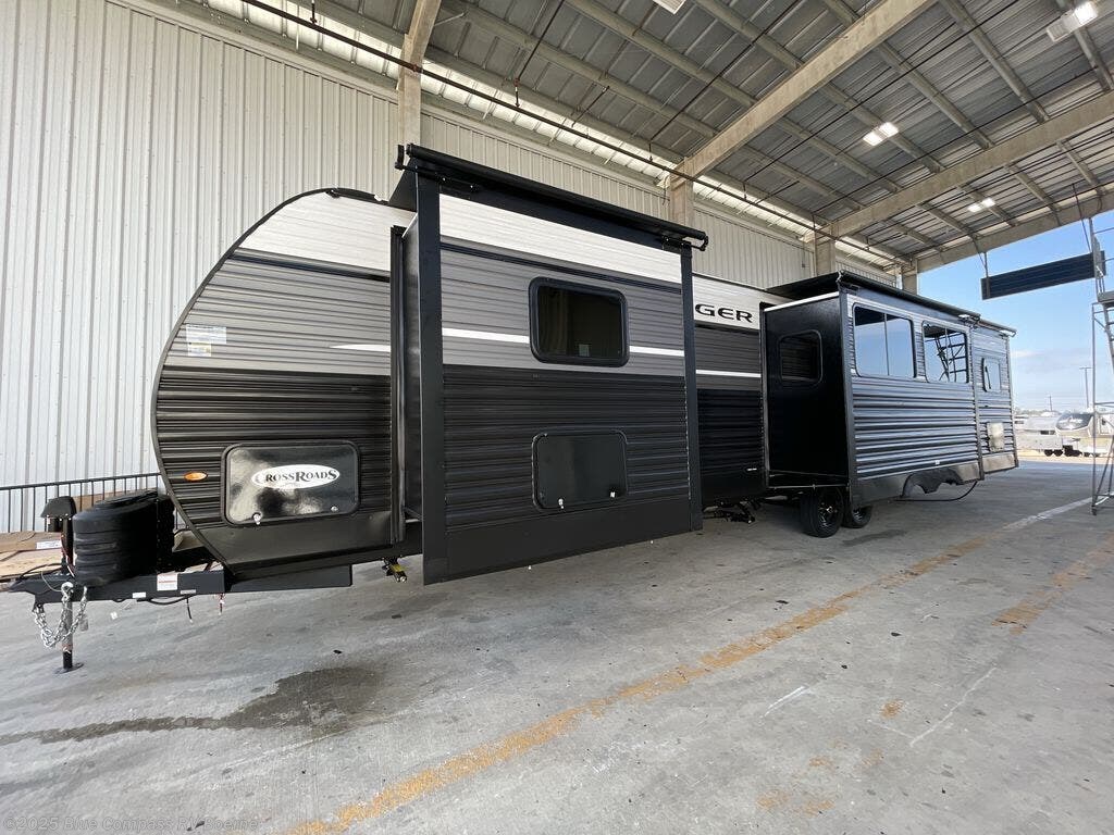 2026 Zinger 390DB by CrossRoads from Blue Compass RV Boerne in Boerne, Texas