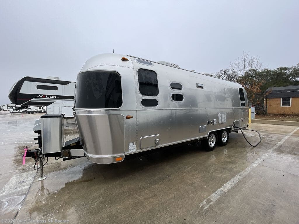 2019 Flying Cloud 26RB Twin by Airstream from Blue Compass RV Boerne in Boerne, Texas