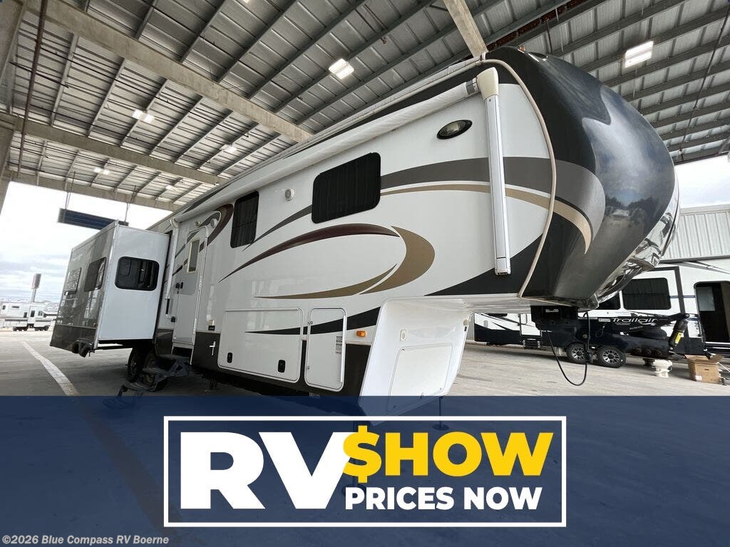 2013 Dutchmen Infinity 3640RL - Used Fifth Wheel For Sale by Blue Compass RV Boerne in Boerne, Texas features Slideout