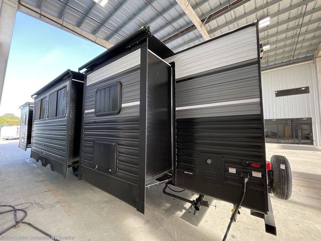 New 2026 CrossRoads Zinger 390DB available in Boerne, Texas