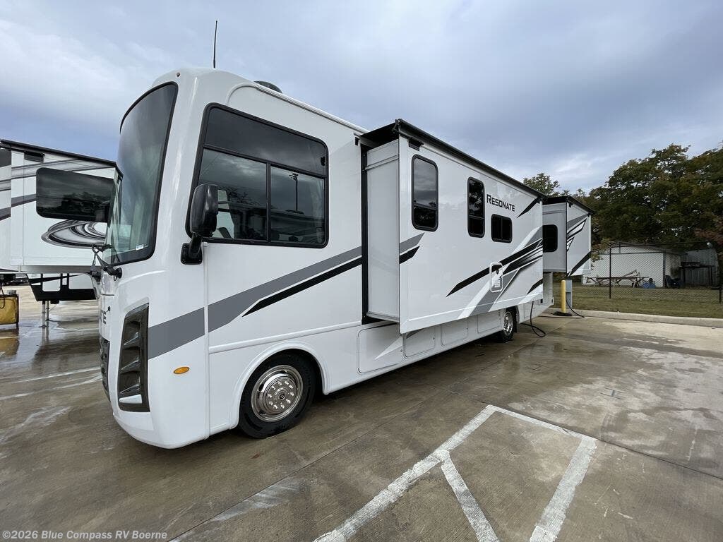 2025 Resonate 30C by Thor Motor Coach from Blue Compass RV Boerne in Boerne, Texas