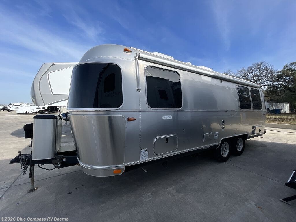 2025 Flying Cloud 25FB by Airstream from Blue Compass RV Boerne in Boerne, Texas
