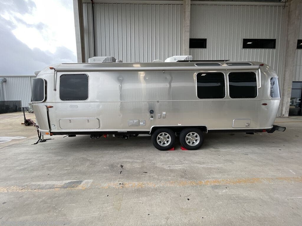 Used 2024 Airstream Flying Cloud 27FB available in Boerne, Texas