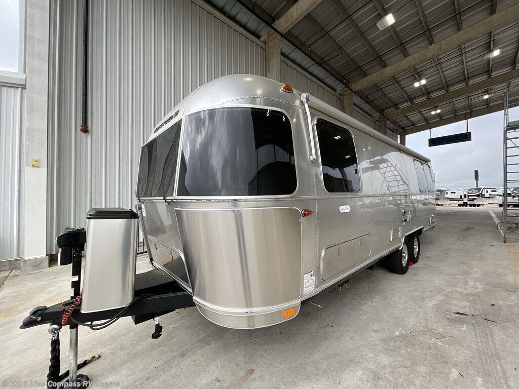 2024 Flying Cloud 27FB by Airstream from Blue Compass RV Boerne in Boerne, Texas