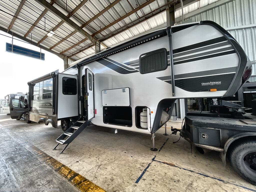 2026 Grand Design Reflection 303RLS - New Fifth Wheel For Sale by Blue Compass RV Boerne in Boerne, Texas