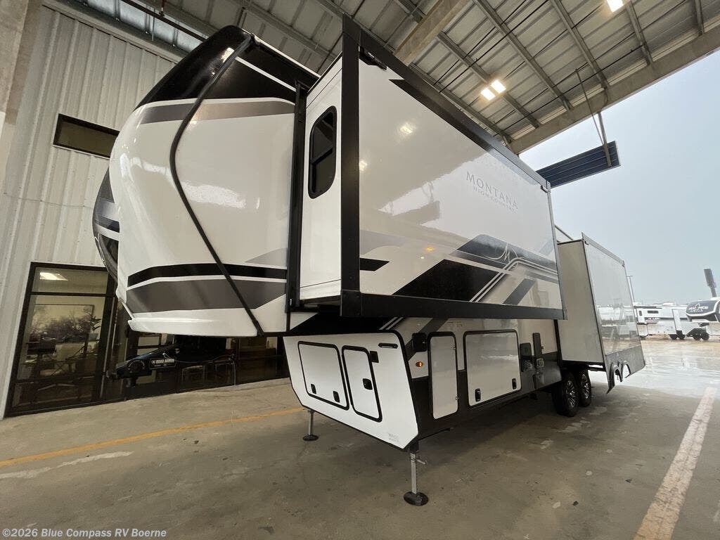 2025 Montana High Country 295RL by Keystone from Blue Compass RV Boerne in Boerne, Texas