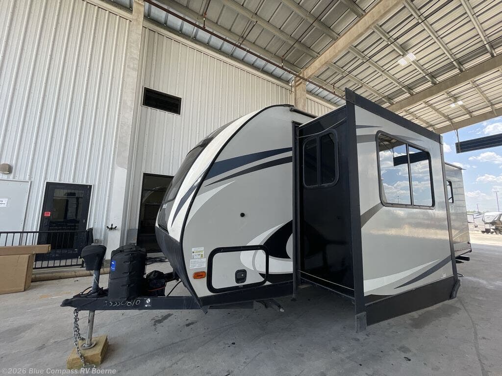 2019 Sunset Trail Super Lite SS210FK by CrossRoads from Blue Compass RV Boerne in Boerne, Texas