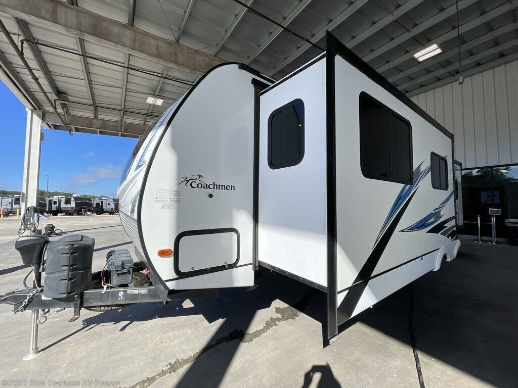 2021 Coachmen Freedom Express Ultra Lite 259FKDS - Used Travel Trailer For Sale by Blue Compass RV Boerne in Boerne, Texas