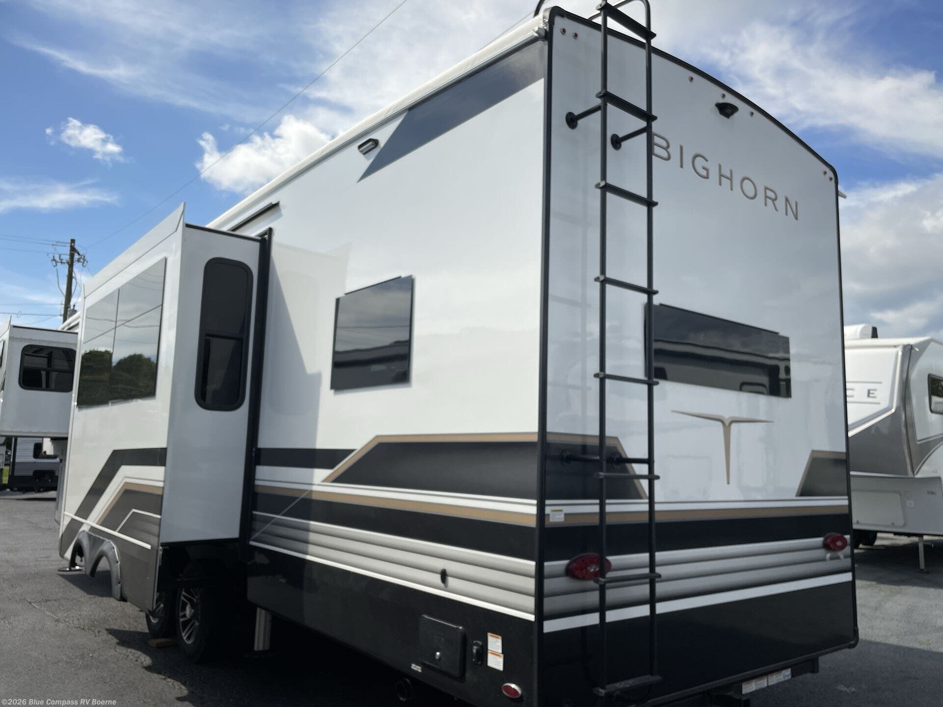 New 2027 Heartland Bighorn 36RK available in Boerne, Texas