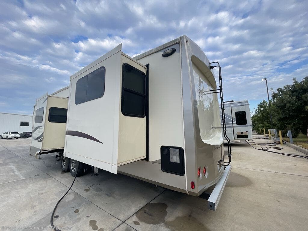 Used 2018 Palomino Columbus F386FK available in Boerne, Texas